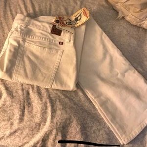 Lucky Jeans “Never Worn” White Straight Leg Mid Rise Size 31 or 12